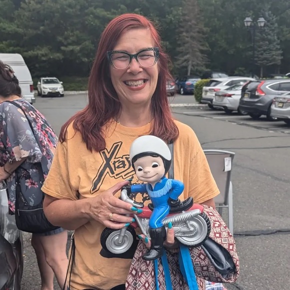 Meet your Posher, Joan - Picture 2 of 2